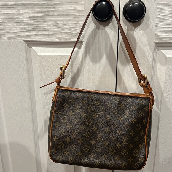 Louis Vuitton monogram Hudson GM bag. - Picture 2 of 3